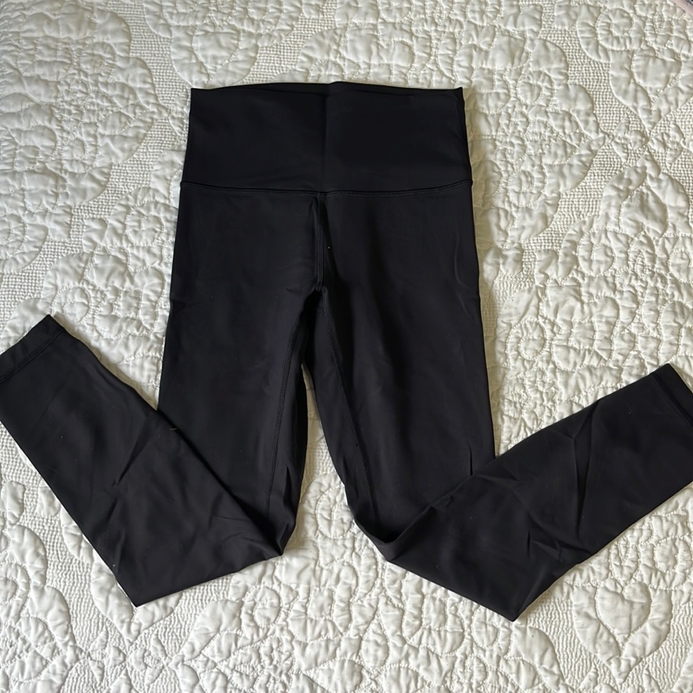 Black Lululemon sport leggings